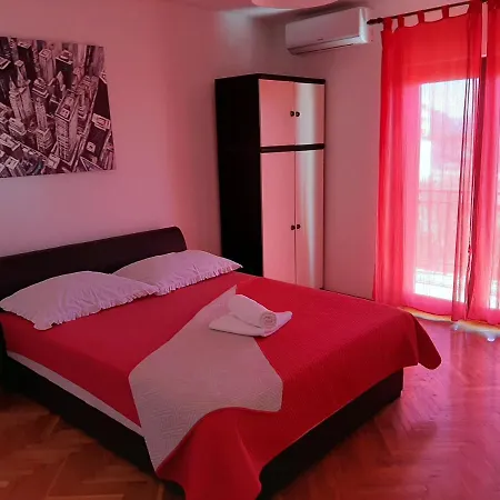 Ana Lejlighed Podstrana