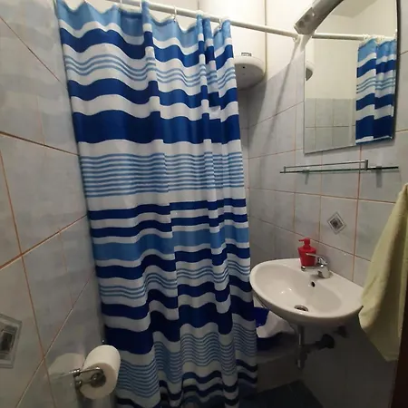 Ana Lejlighed Podstrana